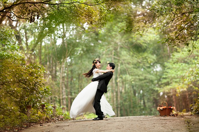 svatba u lesa.jpg